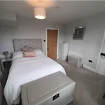 Spacious 3-bed In Free Parking Sleeps 5 Prázdninový dům *