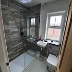 Hébergement de vacances Spacious 3-bed In Free Parking Sleeps 5 York