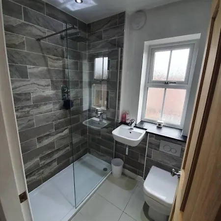 別荘 Spacious 3-bed In Free Parking Sleeps 5 ヨーク