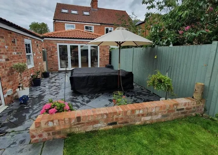 Дом отдыха Spacious 3-bed In Free Parking Sleeps 5